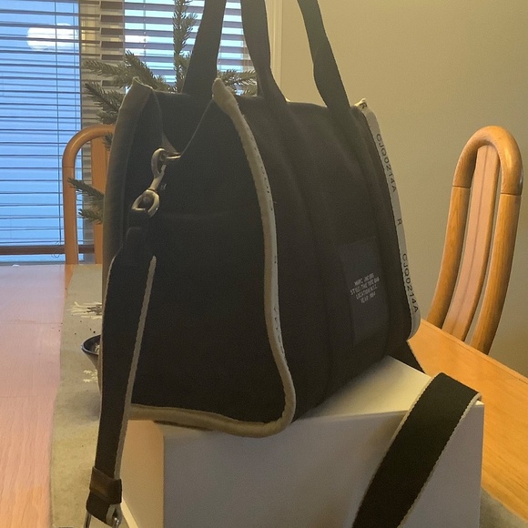 Marc Jacobs The Tote Bag - Medium - Picture 3 of 5